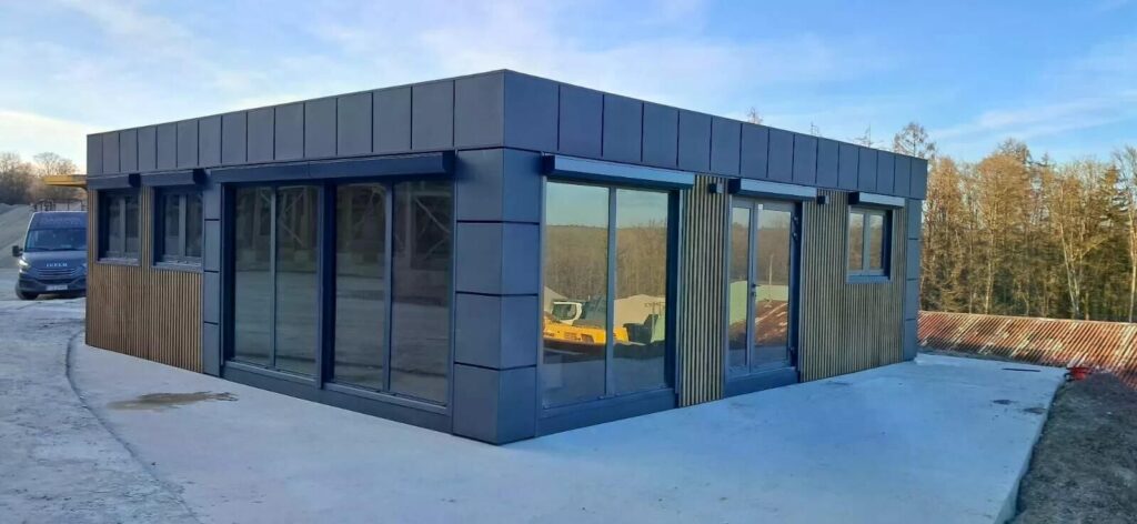 Realizace – 9x9 kancelářský kontejner - residenční