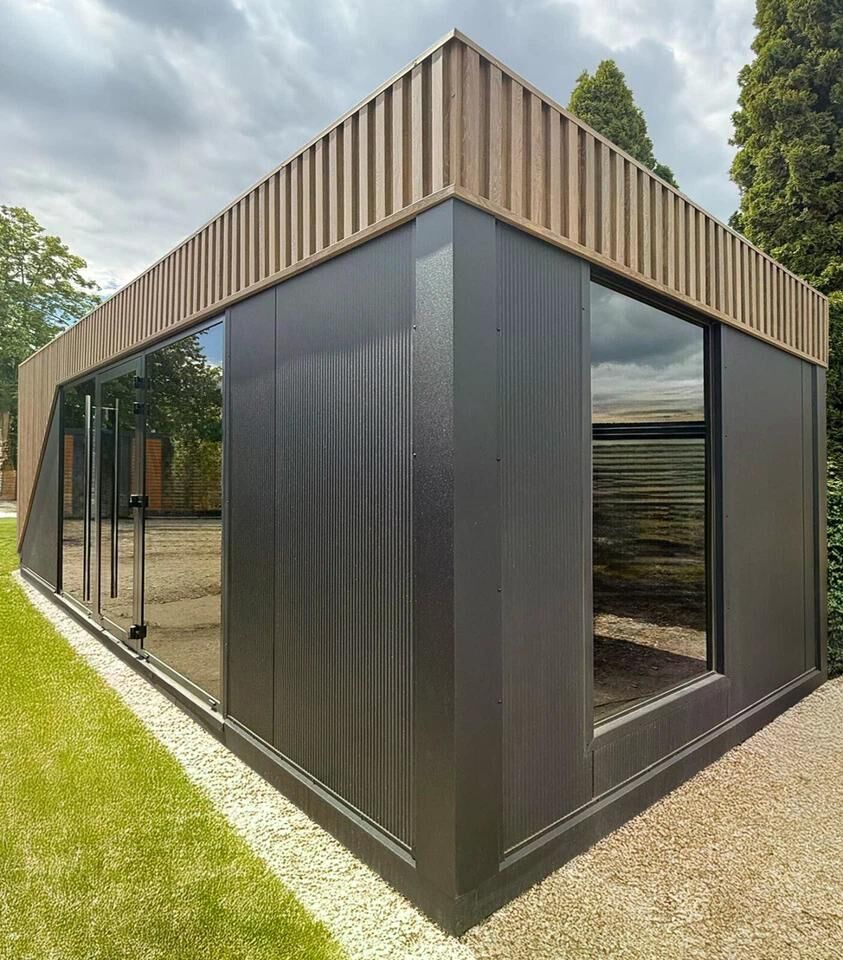 Realizace – Kancelářský kontejner - rekreační dům 7x3 m